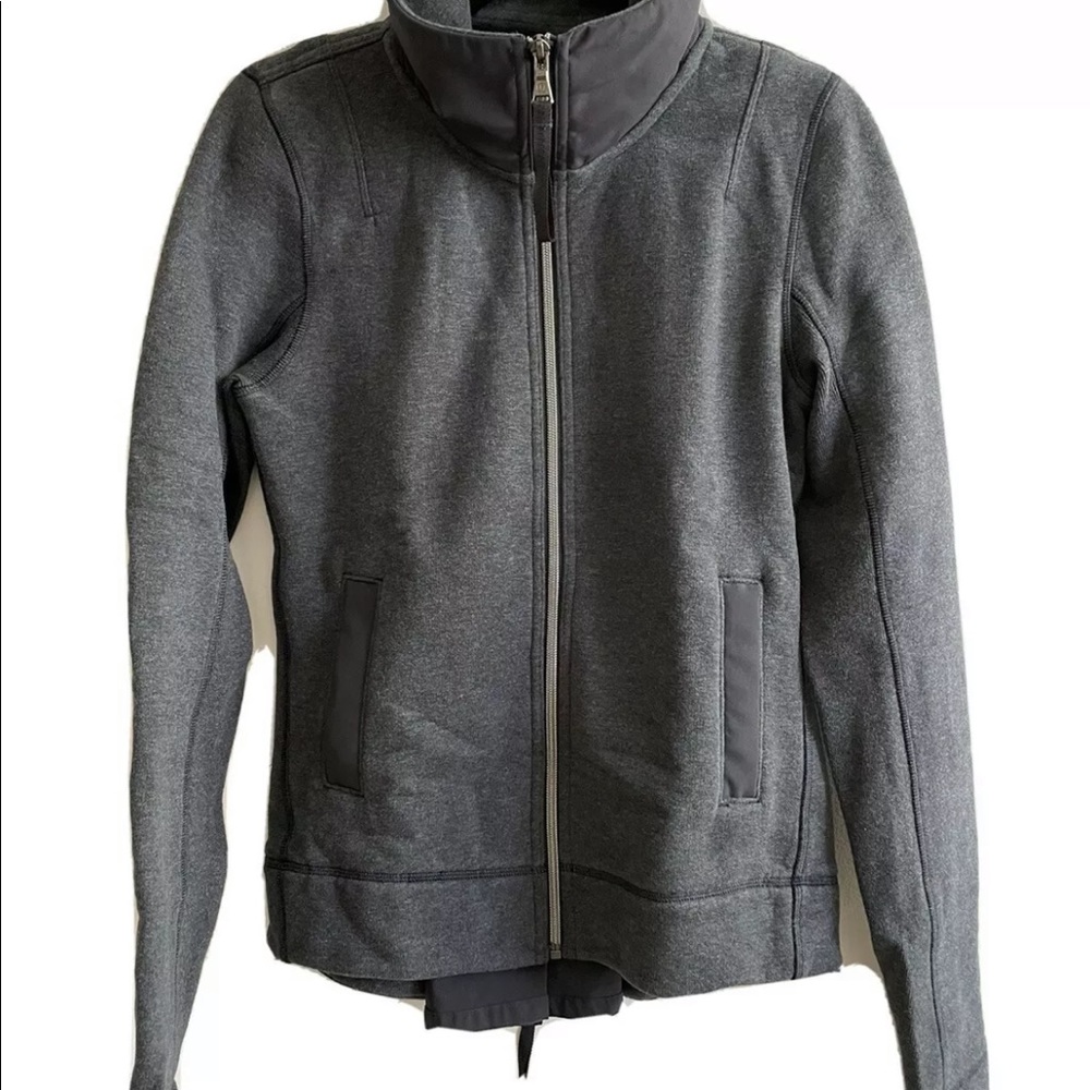 Lululemon jacket size 6 NWOT